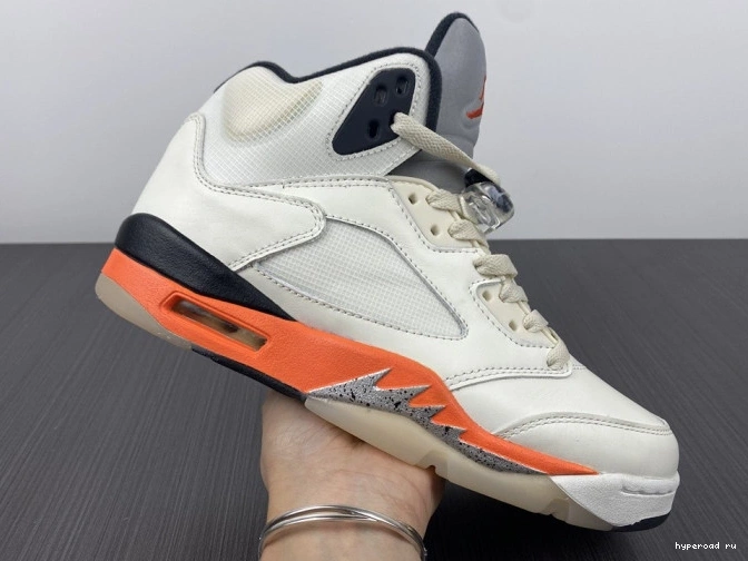 5 Total Orange DC1060-100 Retro Jordan 0802